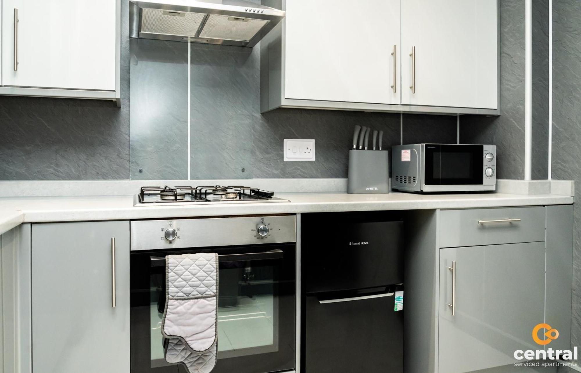 Central Serviced Apartments: Monthly Family Stay with Free Parking Dundee Exterior photo