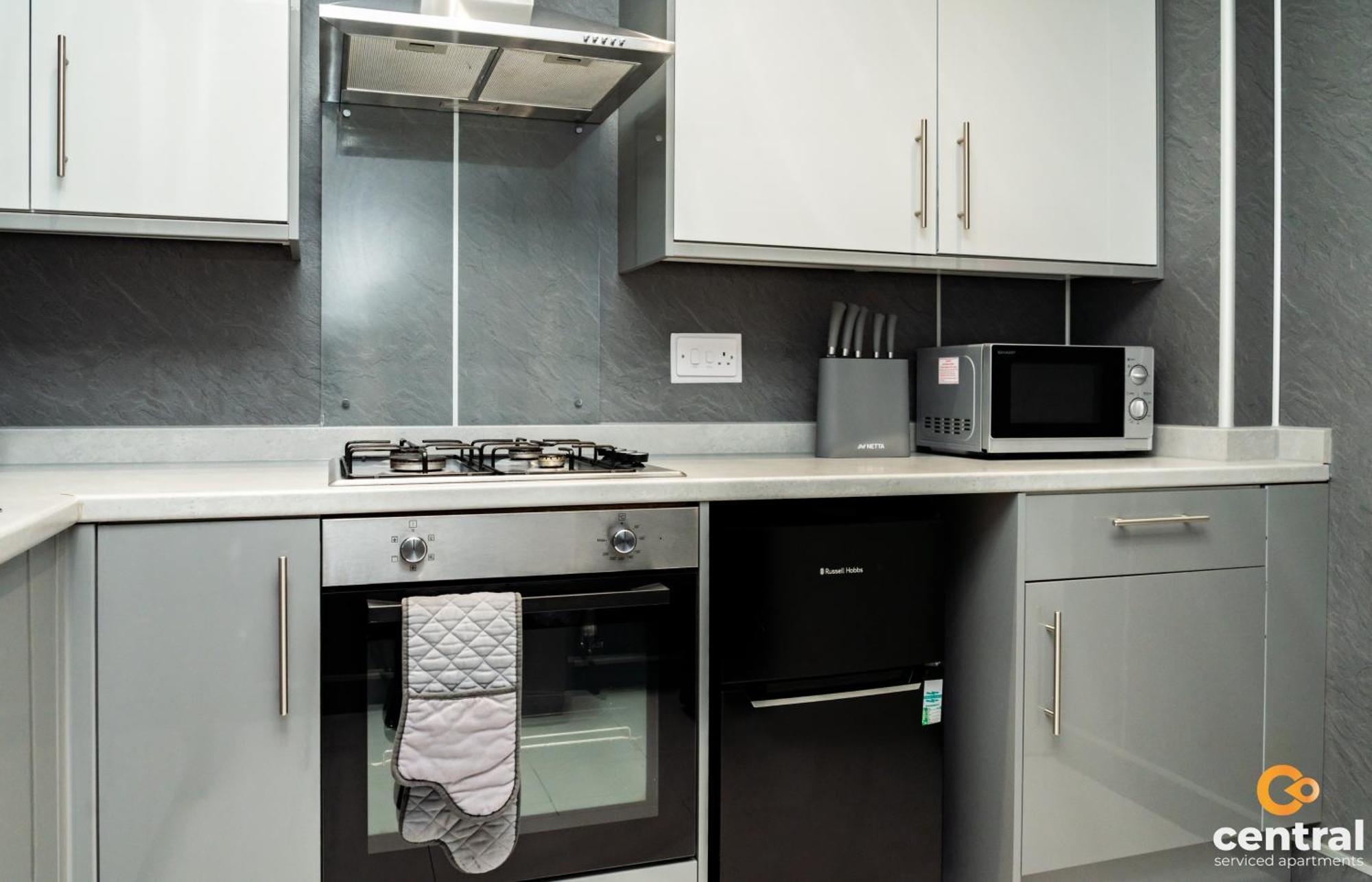 Central Serviced Apartments: Monthly Family Stay with Free Parking Dundee Exterior photo