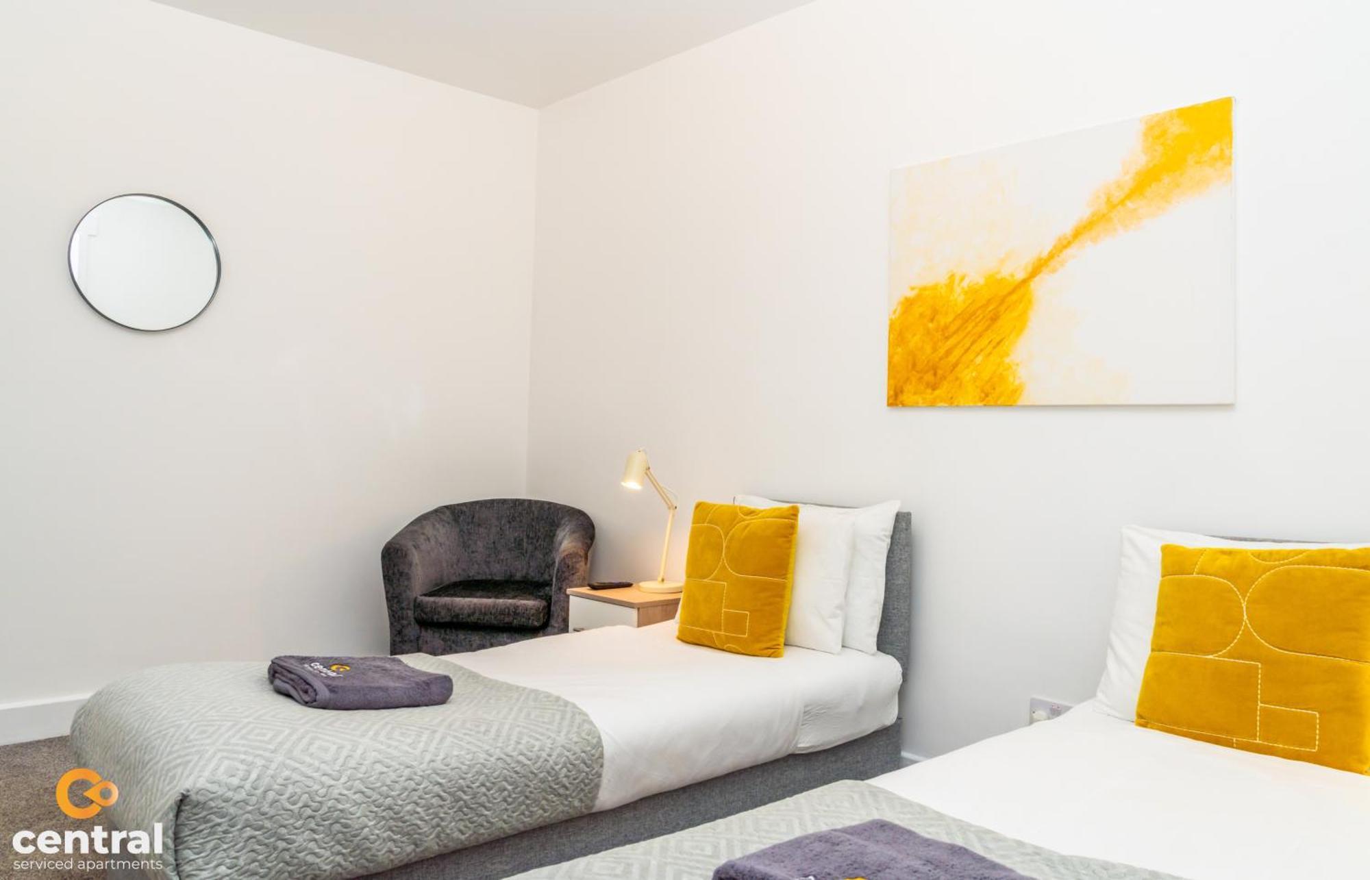 Central Serviced Apartments: Monthly Family Stay with Free Parking Dundee Exterior photo